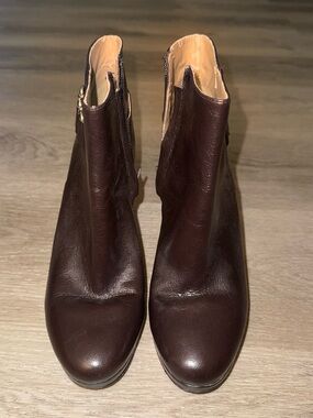 Nine West Women’s Brown Leather Ankle Boots - Classic Zip Closure Size (7 1/2)